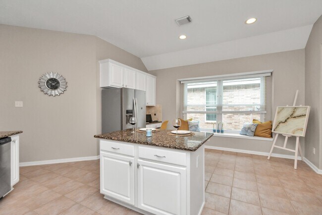 Building Photo - 23939 River Pl Dr