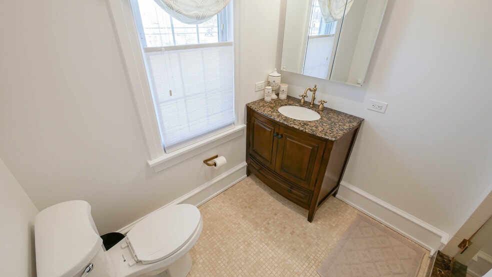 Building Photo - 6104 Ventnor Ave