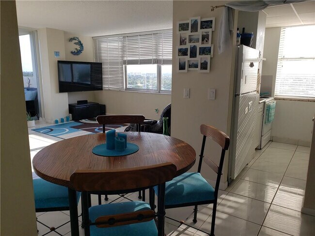 Building Photo - 111 Briny Ave