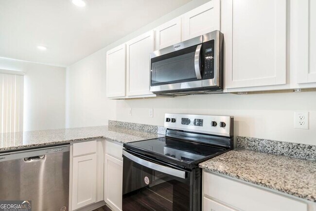 Building Photo - 105 Flat Rock Ml Trl