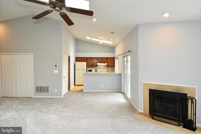 Building Photo - 4056 Grays Pointe Ct