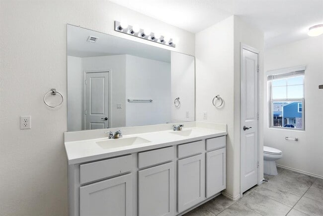 Building Photo - 189 Andross Ln