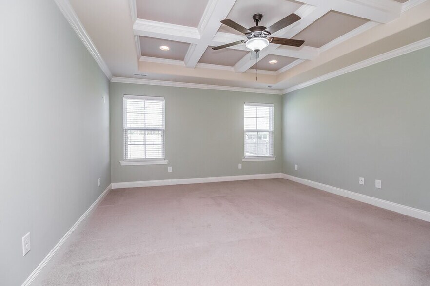 Building Photo - 8427 Manor Farm Dr