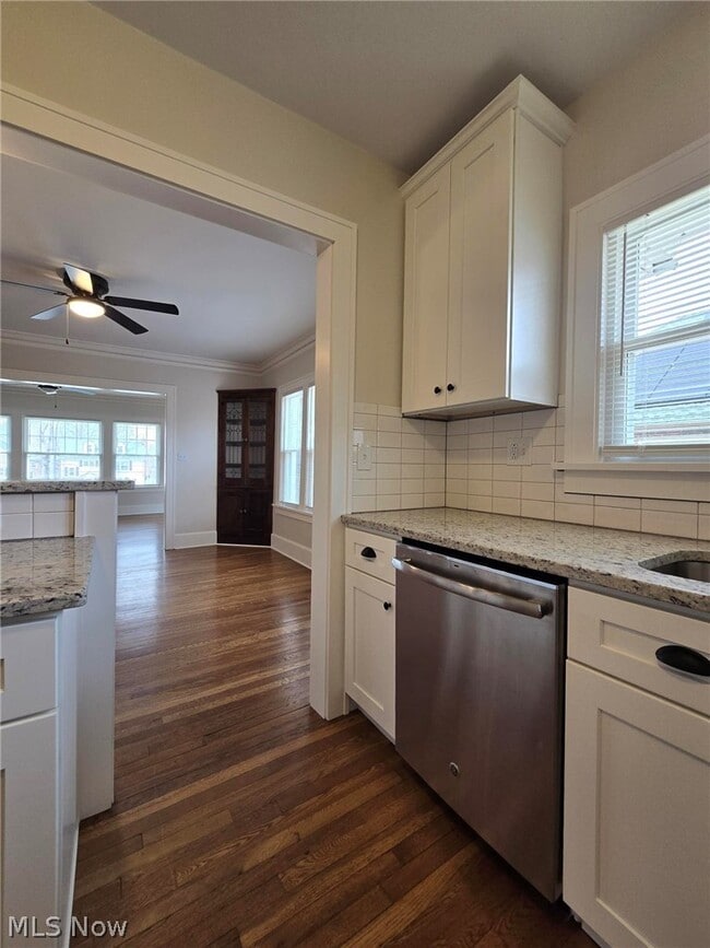 Building Photo - 13839 Clifton Blvd