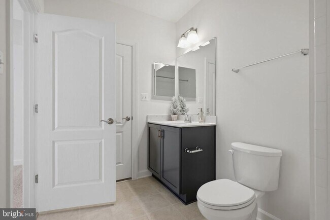 Building Photo - 301 Kingdom Dr