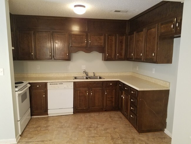 Building Photo - 15002 Glory Dr SE