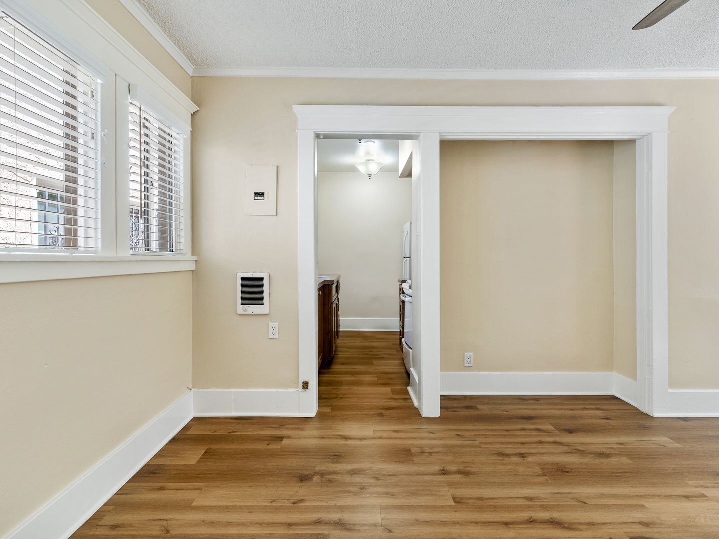 Building Photo - 1460 Gaviota Ave