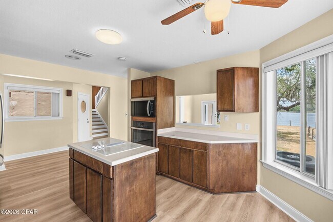 Building Photo - 2718 Country Club Dr
