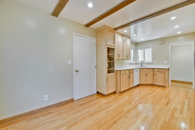 Building Photo - Charming Updated 4 Bedroom Home in Santa C...