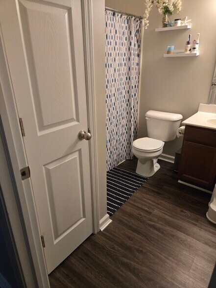 Building Photo - 914 Baden Manor Dr