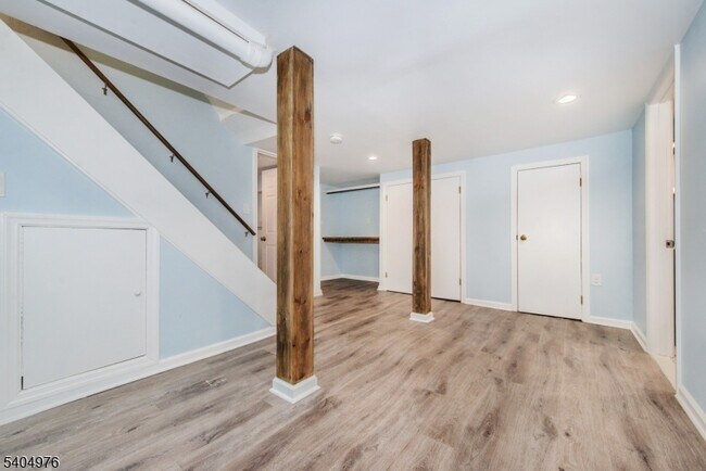 Building Photo - 22 Carolin Rd