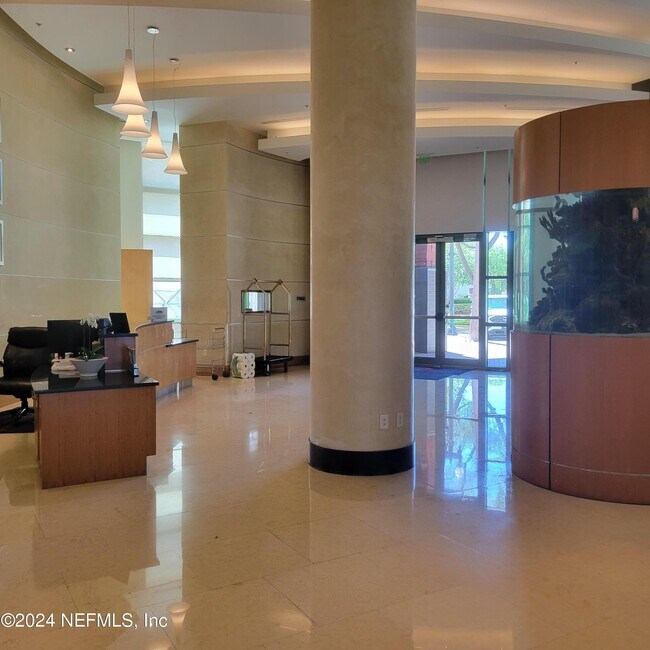 Building Photo - 1431 Riverplace Blvd