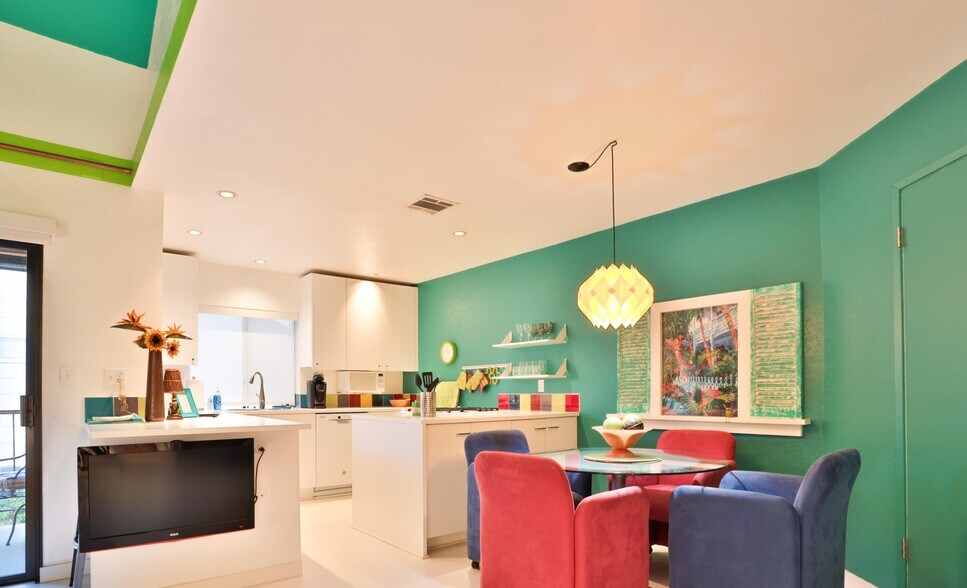 Dining & Kitchen - 48255 Monroe St