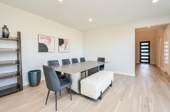 Building Photo - 9522 Rialto Creek Dr