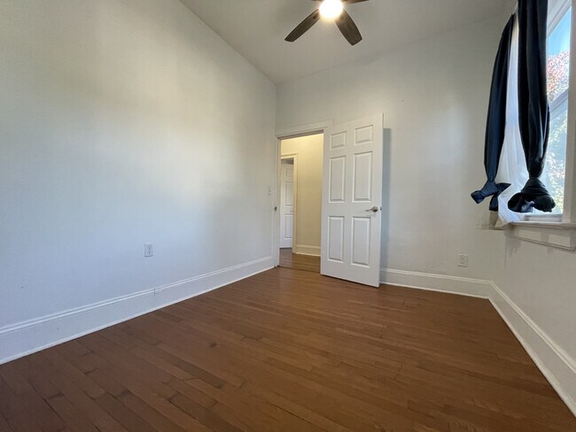 Building Photo - 5920 Chillum Plz NE