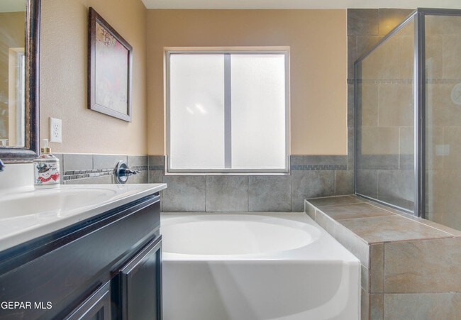 Building Photo - 14600 Christian Castle