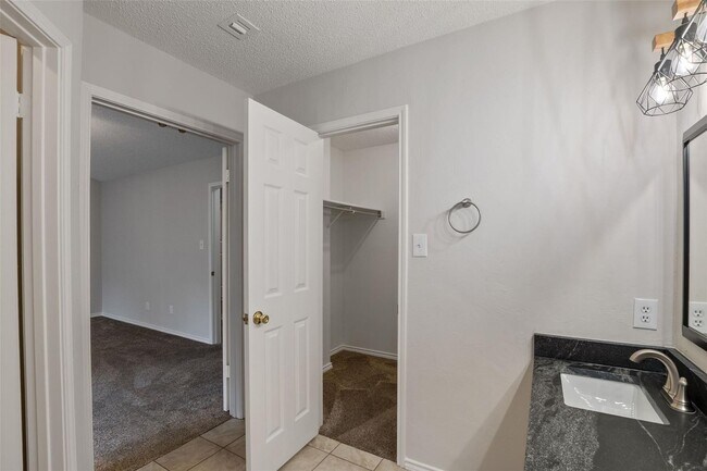 Building Photo - Welcome to this stunningly updated, three-bedroom, two-bath home located in the desirable Valley ...