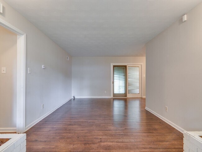 Building Photo - Beautiful Renovated 3 Bedroom 2 Bathroom in Whitehaven!