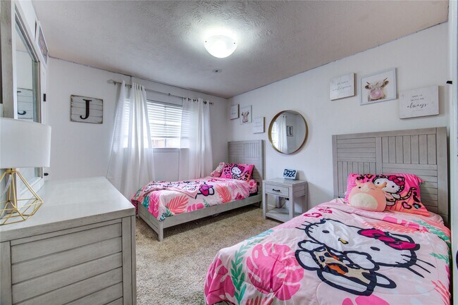 Building Photo - 5143 W Harrow Dr