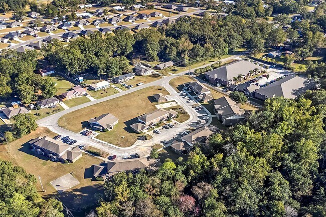 Building Photo - Crown Molding & Granite Kitchens********* Renovated 2 Bedroom 1.5 Bath********* Beautiful Townhom...