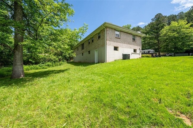 Building Photo - 2061 Mulkey Rd SW