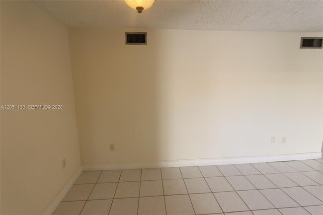 Building Photo - 1655 W 44th Pl