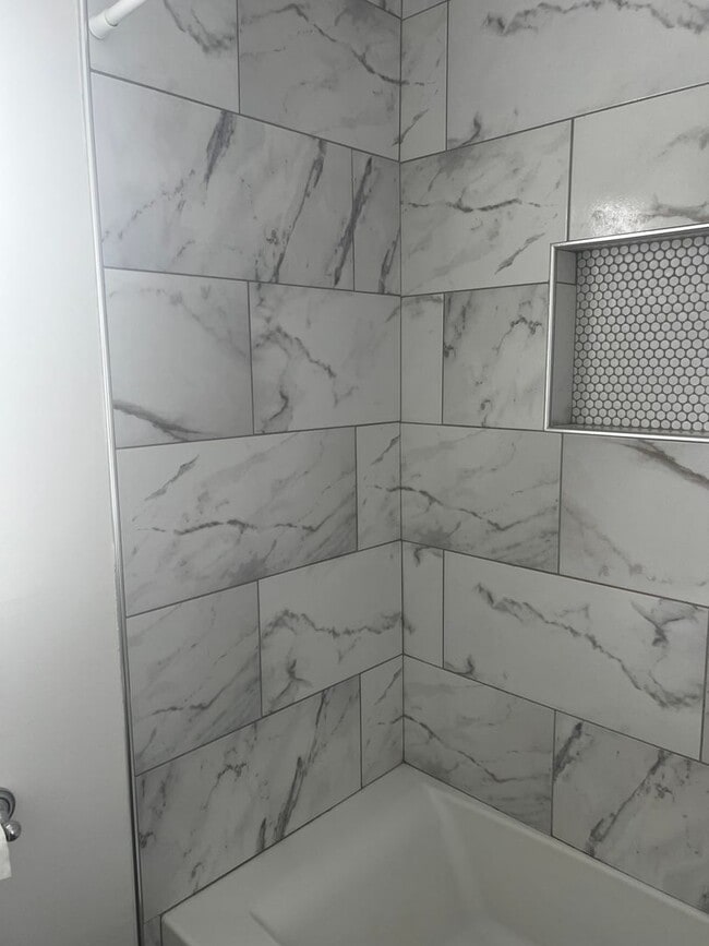 Building Photo - Delaney Park Apartment