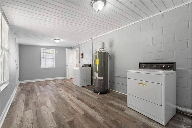 Building Photo - 312 E Brainerd St