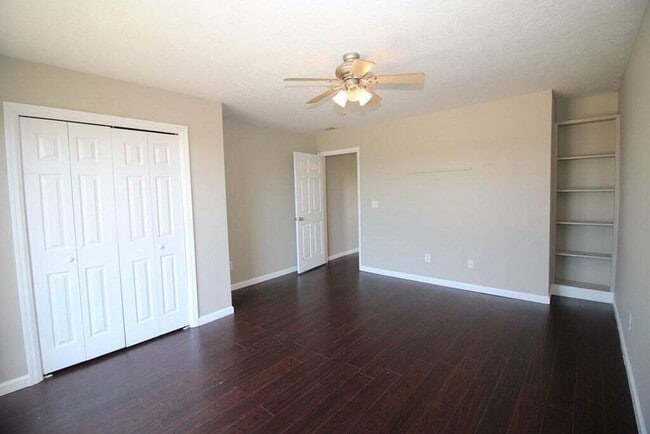 Building Photo - 306 Country Glen Ct