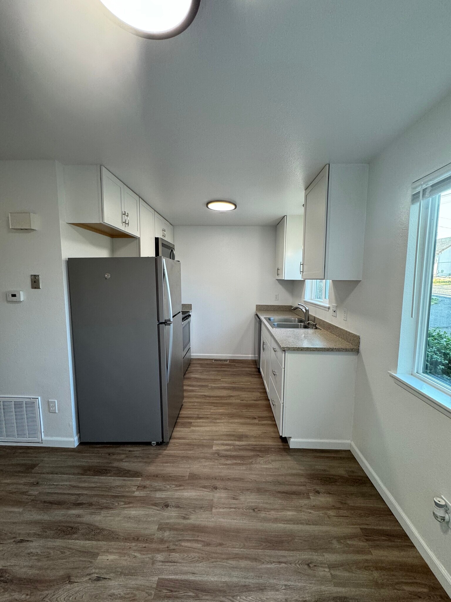 Building Photo - 5635 N 49th St