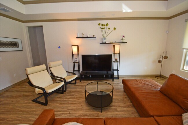Building Photo - 8158 Luz de Luna St
