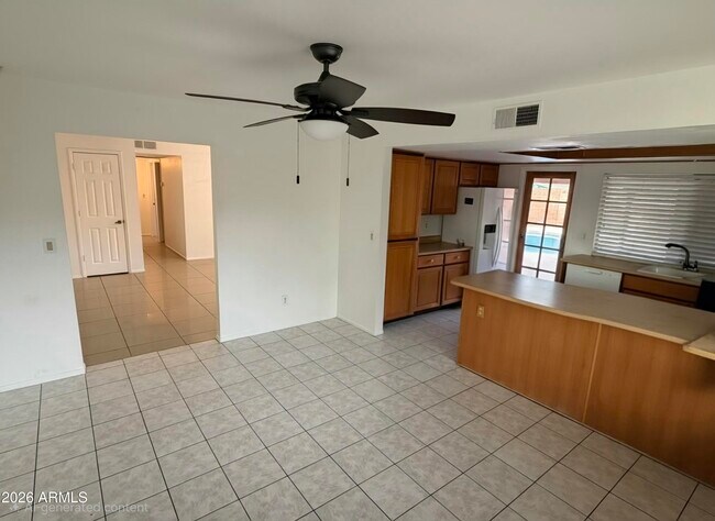 Building Photo - 16015 N 47th Dr