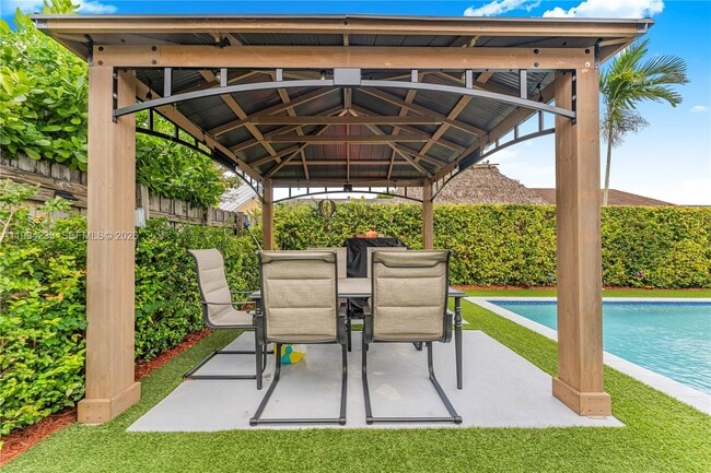 Building Photo - 2385 SW 131st Pl