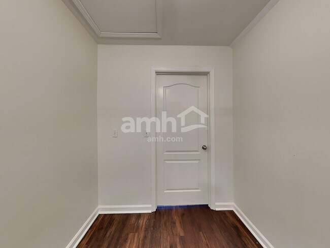 Building Photo - 7209 Sir William Dr