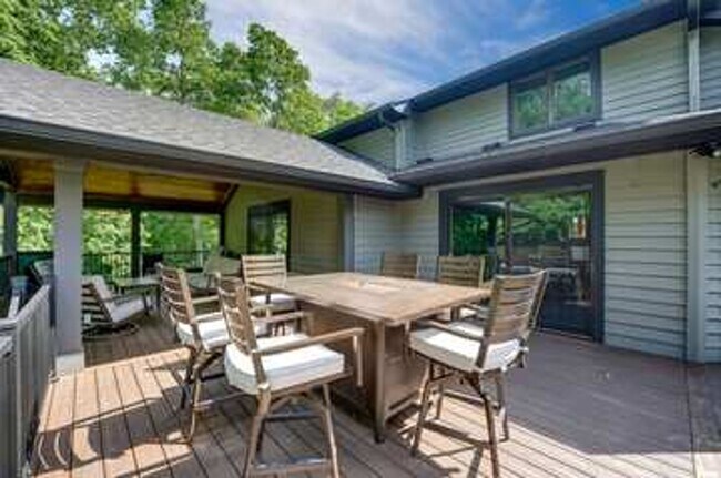 Building Photo - Beautiful Home in Cincinnati!!