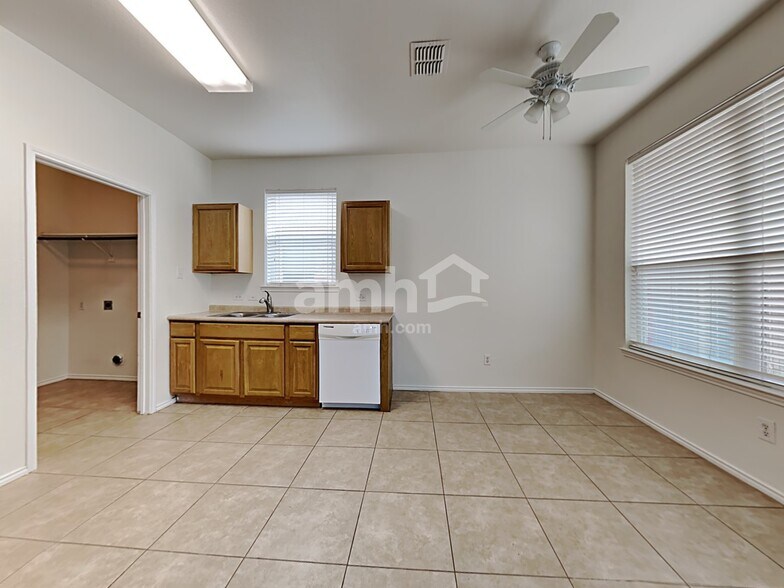 Building Photo - 11909 Grizzly Bear Dr