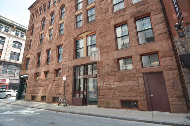 Building Photo - 8 Lagrange St