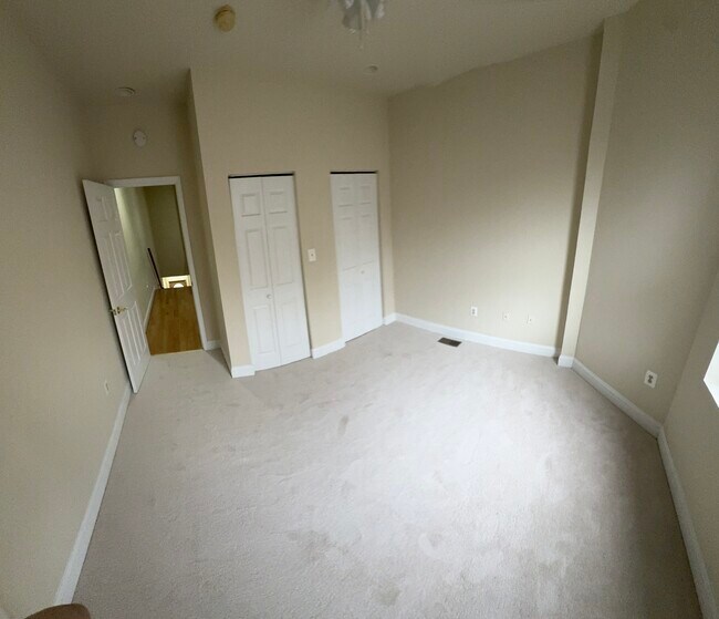 Building Photo - 760 Harvard St NW