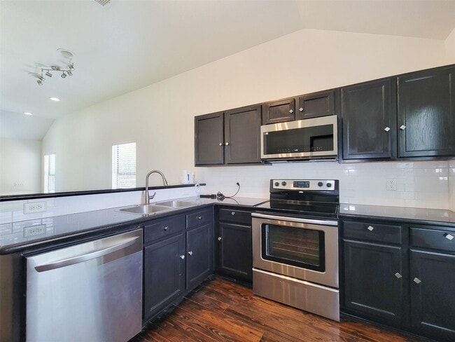 Building Photo - 1904 Davis St