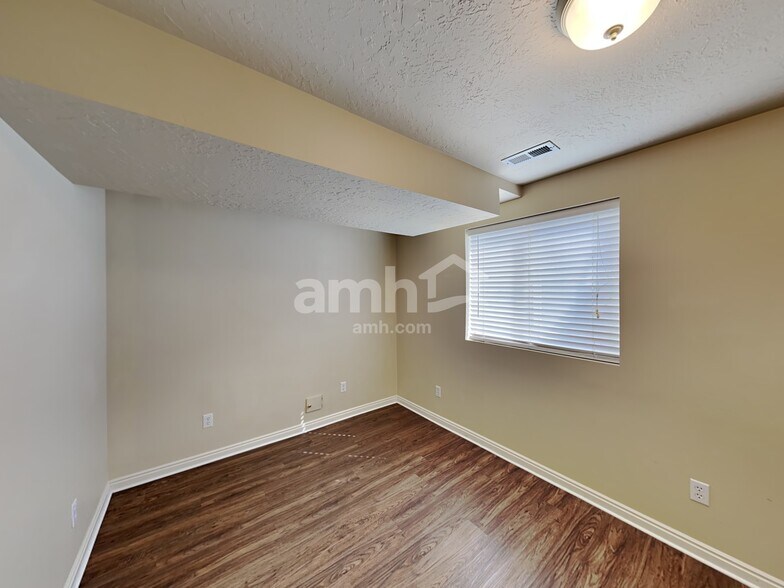 Building Photo - 2475 W 1325 N