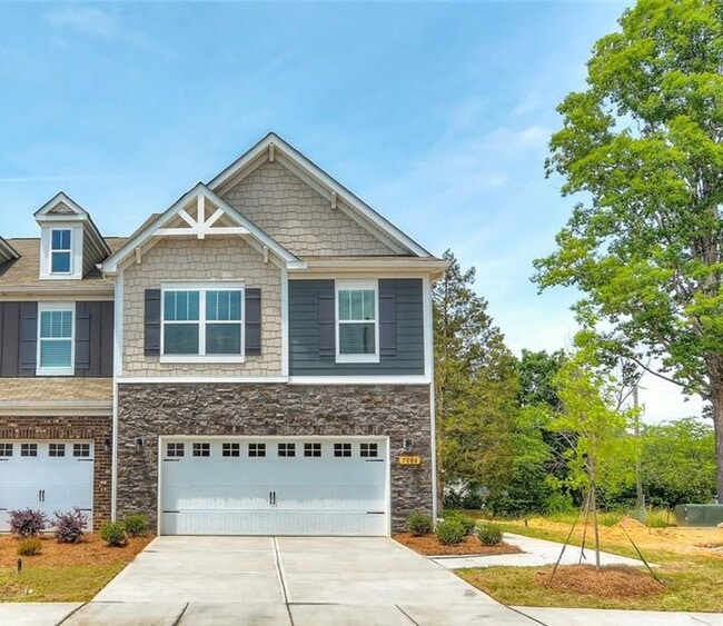 Building Photo - Like New Townhome in Beautiful North Charl...