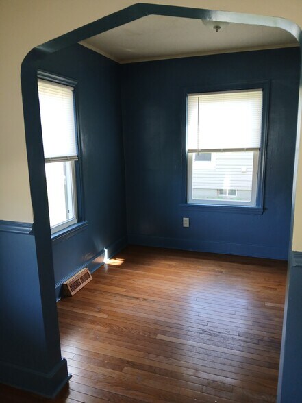 Building Photo - 518 S Calumet Rd