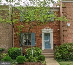 Building Photo - 1556 Westmoreland St