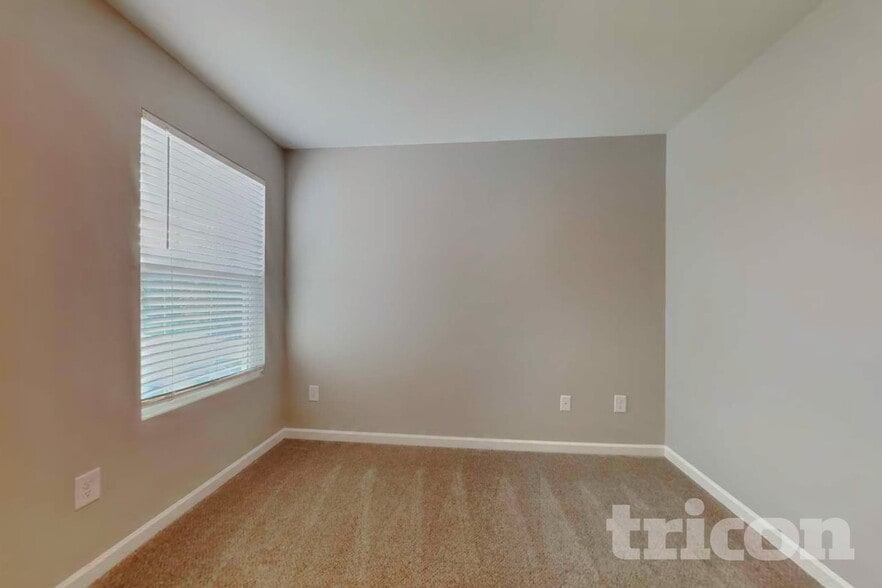 Building Photo - 1037 Bitting Hall Cir