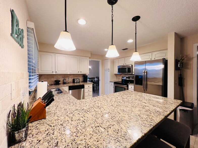 Building Photo - 19 Clarendon Ct S