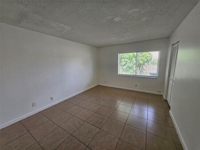 Building Photo - 2220 NW 59th Wy