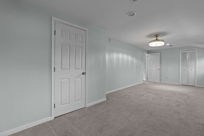 Building Photo - NEW RENTAL ALERT: Beautiful 4-Bed Home in Hampton — Available NOW!