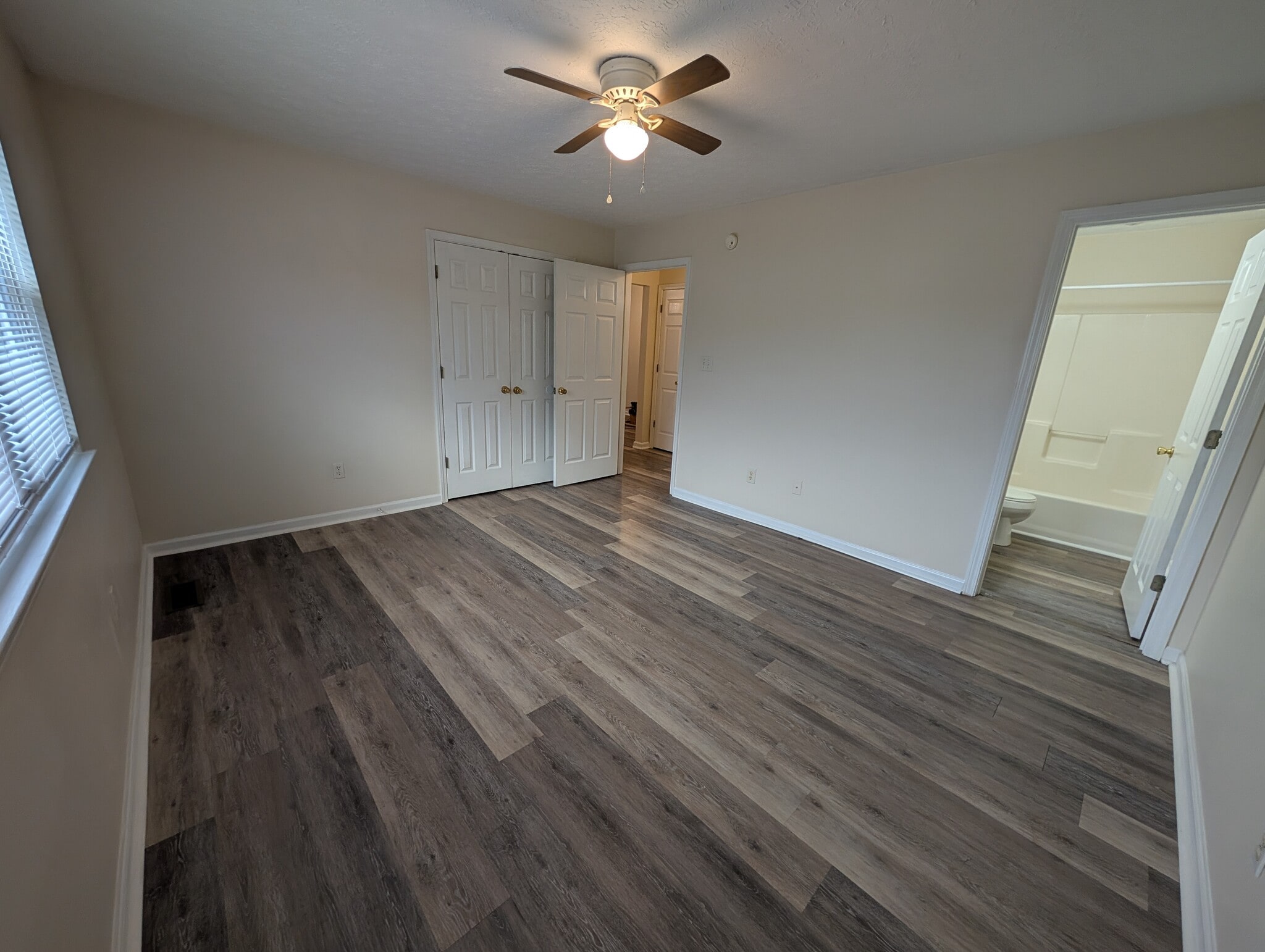 Master Bedroom - 138 Crestview Dr