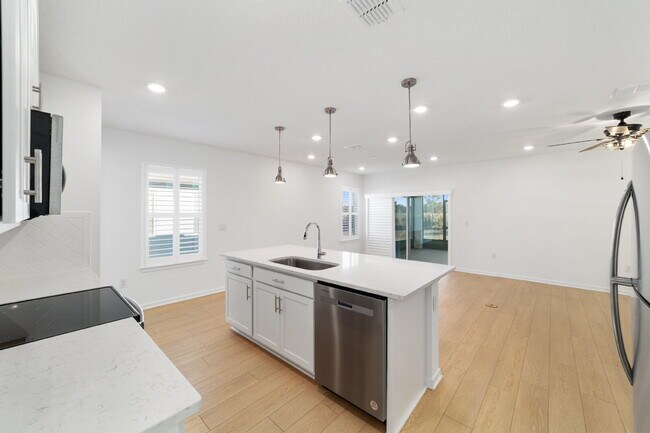 Building Photo - 5543 SW 85th Ave Rd
