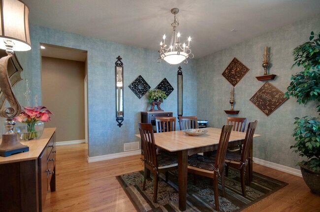 Building Photo - 2809 Eagle Dr